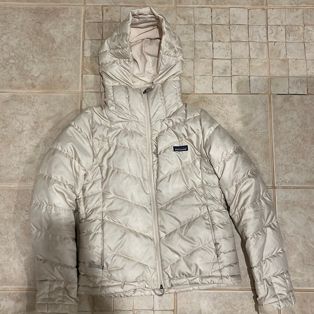 Patagonia Down Puffer jacket- beige